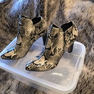 FRANCO SARTO FAUX LEATHER ANKLE BOOT-NEW W/O BOX